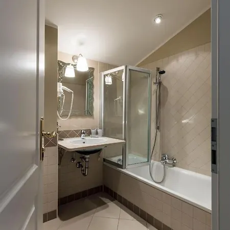 Seebacher Haus Hotel *